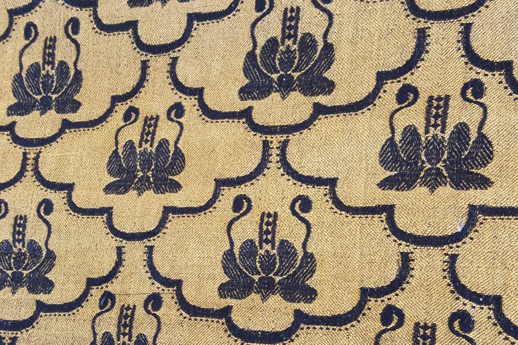 Macro Monday – Bhutanese Pattern | Leya