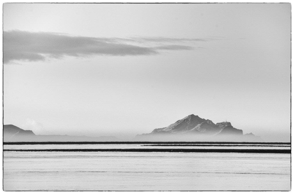Dominic Rouse Lens-Artists Challenge #381 – Minimalism in B&W Photography | Leya
